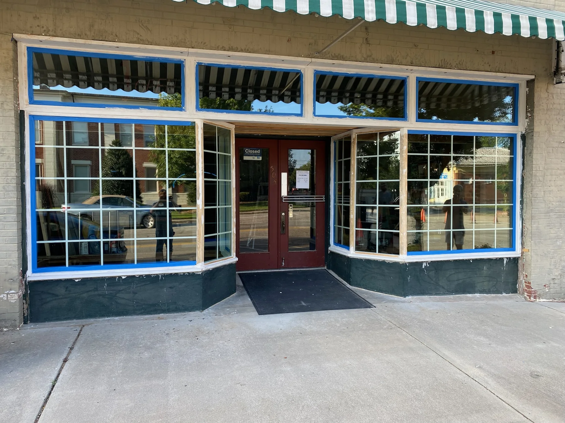 Commercial storefront glass project with new window glass
